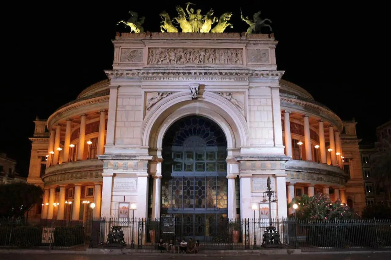 Apartment Albergaira Holiday House - Casa Vacanze Palermo Italy