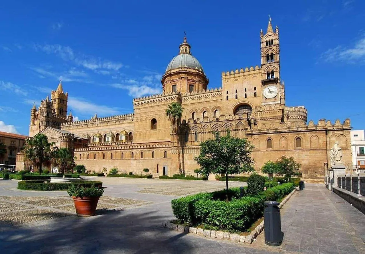 Albergaira Holiday House - Casa Vacanze Palermo 0*,  Italia